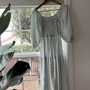 Square shoulder dress NWOT